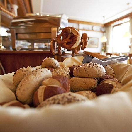 Hotel Hirsch Леонберг Экстерьер фото