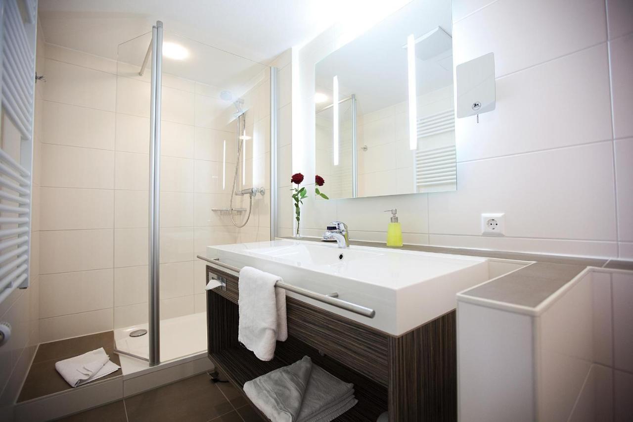 Hotel Hirsch Леонберг Номер фото