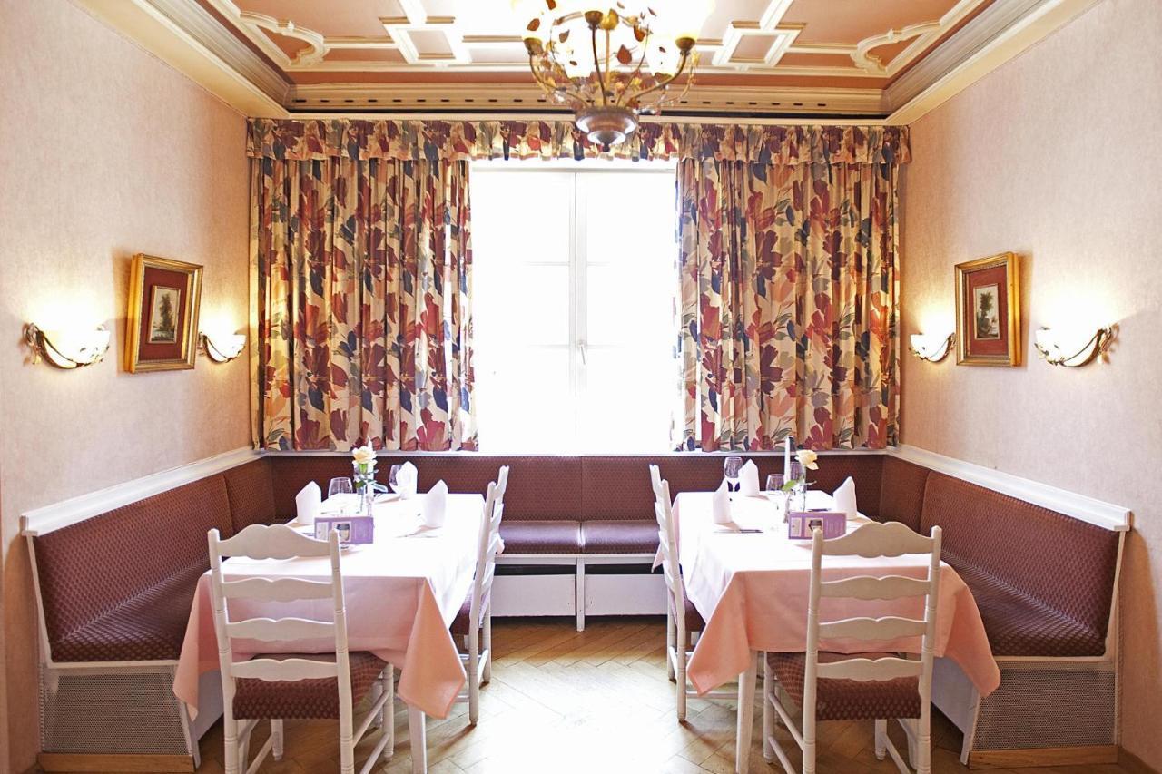 Hotel Hirsch Леонберг Экстерьер фото